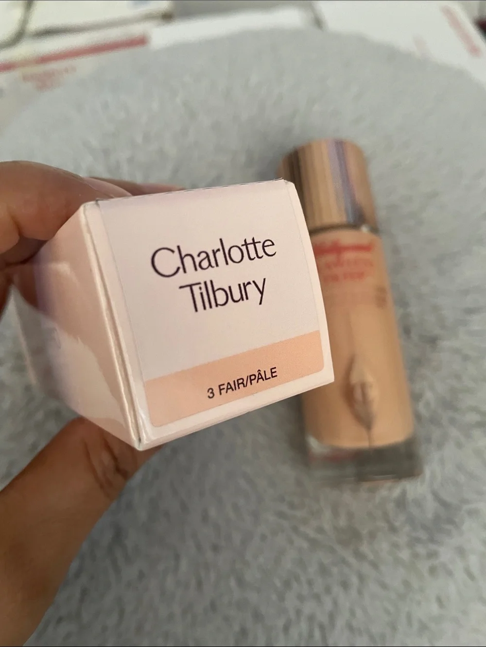 Charlotte Tilbury Hollywood Flawless Filter Radiant Skin Tint - Beige